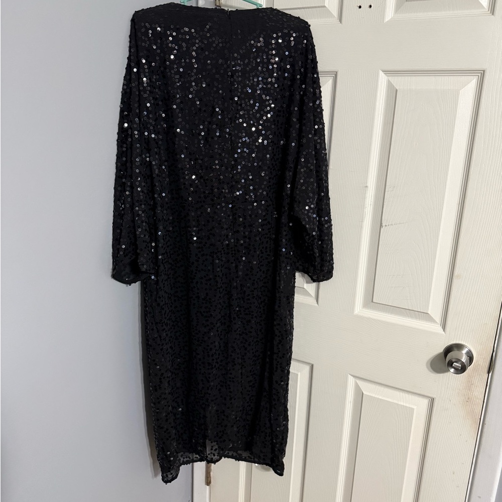 Elegant Black Sequin Dress - Picture 3 of 4